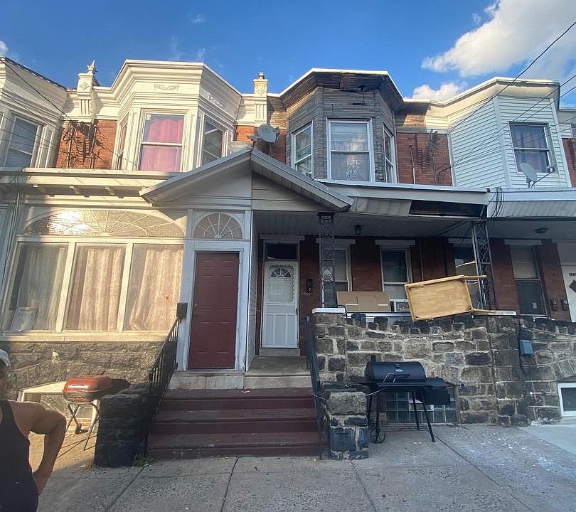 1st image of 1907 E Ontario St