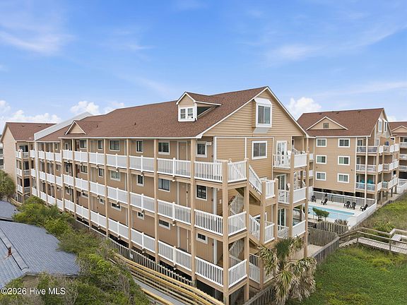 3rd image of 1101 S Lake Park Boulevard Unit C27
