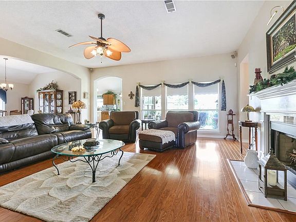 3rd image of 1624 Shadow Lake Ct