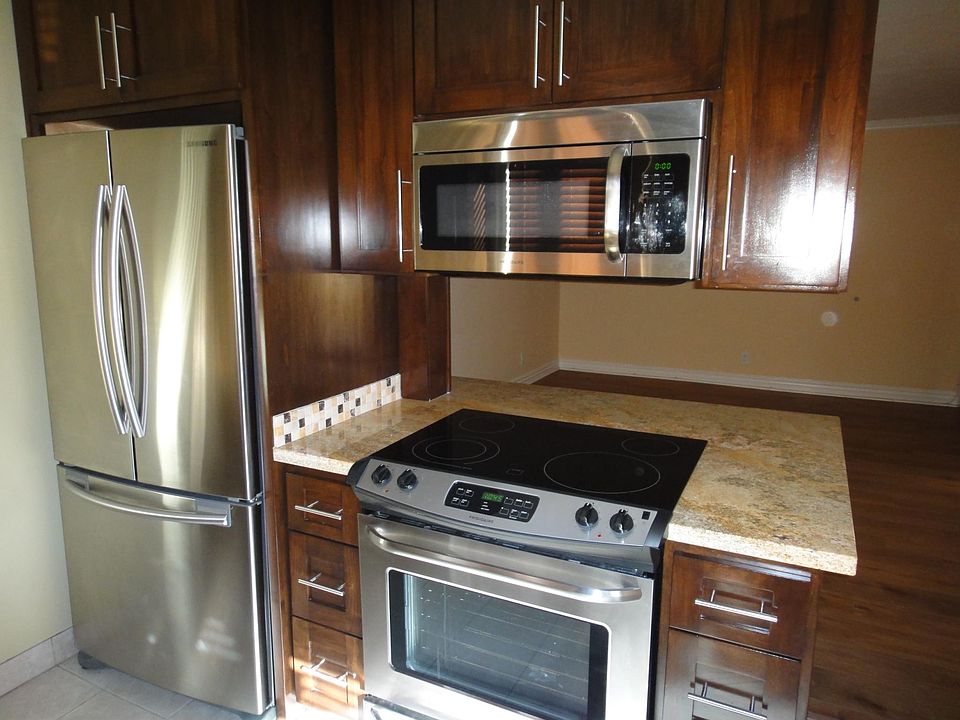 1st image of 2214 E 2nd St #2