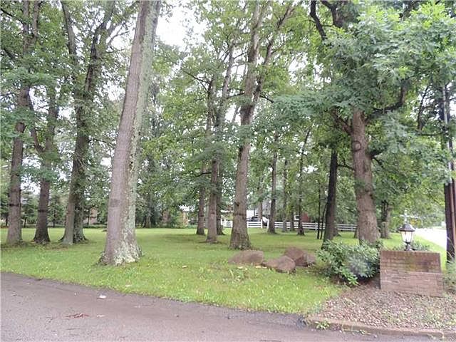 1st image of 3 Oak Ln