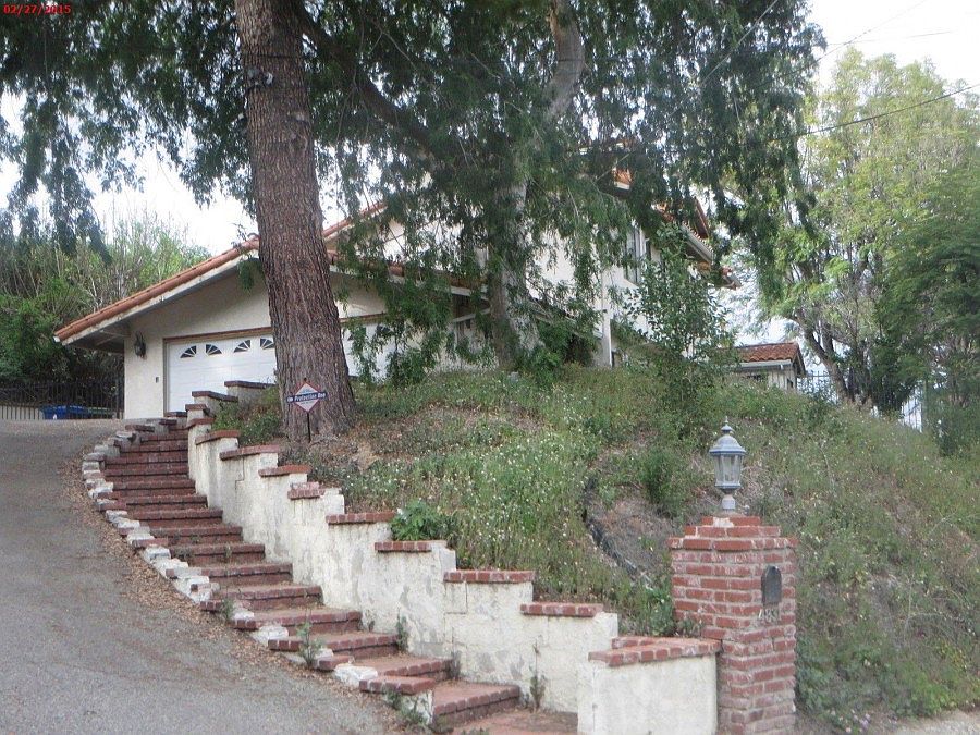 1st image of 4831 Brewster Dr