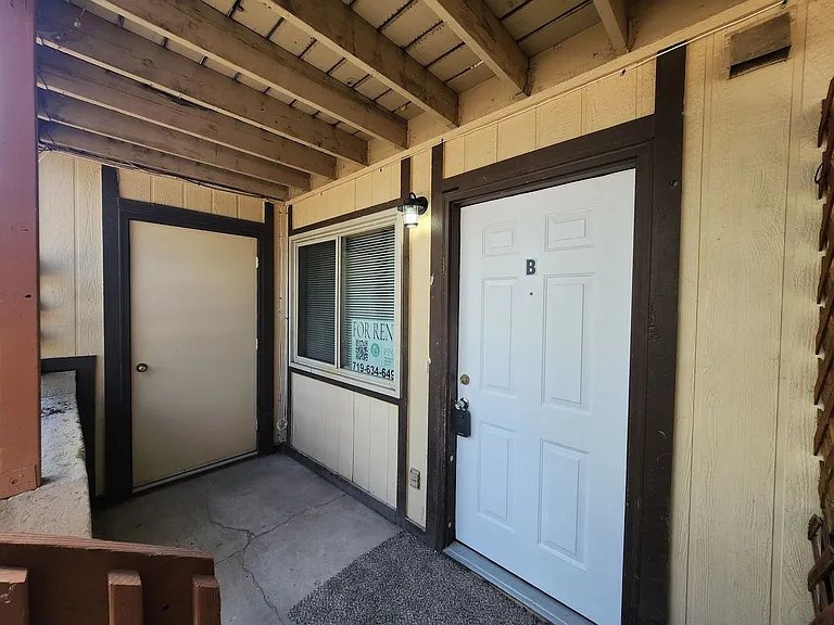 2922 Straus Ln #B — Photo 21