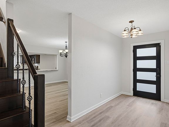 4th image of 1906 Hillingway St
