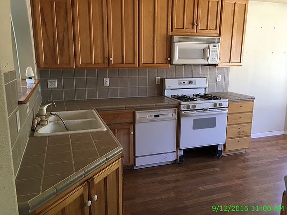 3rd image of 825 Shasta St
