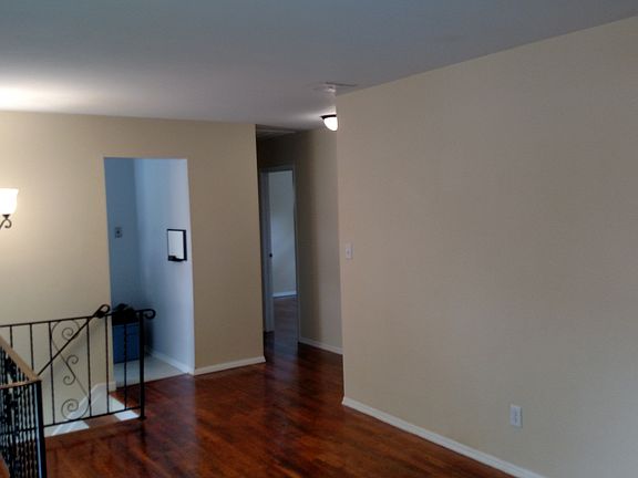 3rd image of 32 Victor Dr