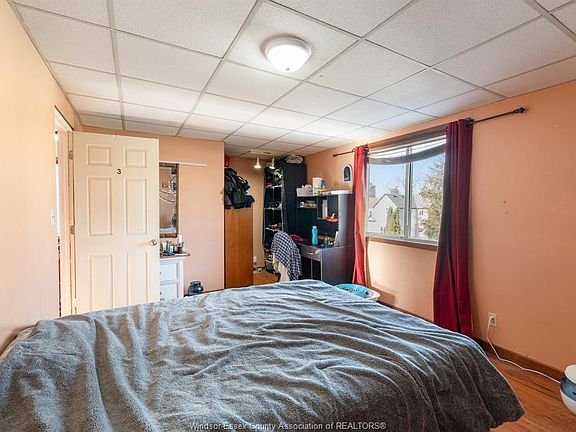 4th image of 497 Caron Ave