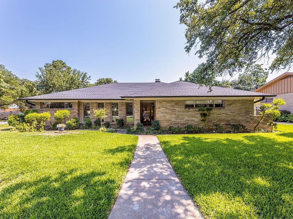 1st image of 7282 Madeira Dr