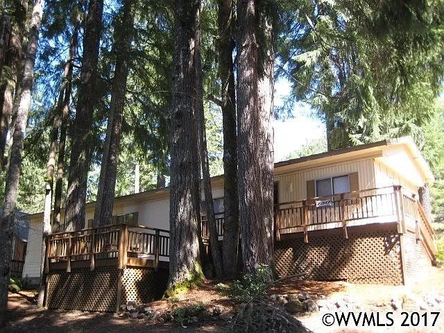 150 Butte St N photo 1