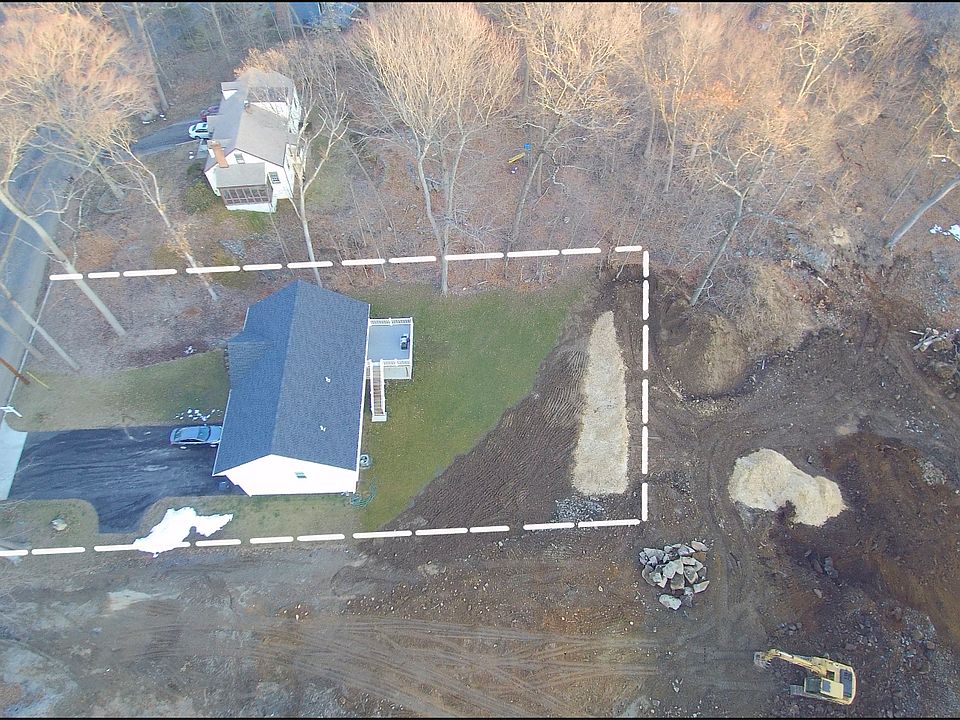 2nd image of 44 Cedarhurst Ln