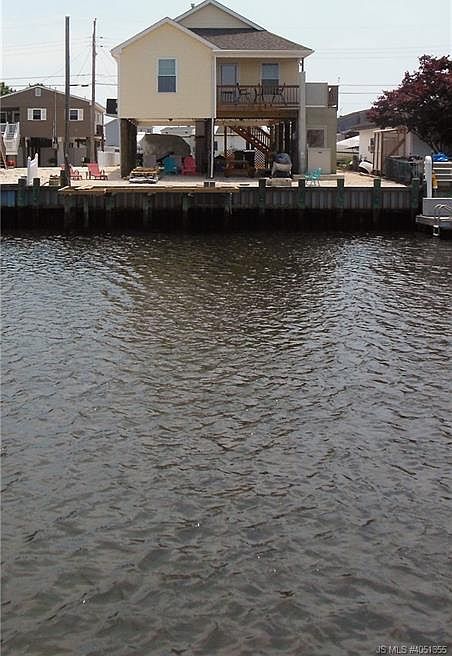 1st image of 30 W Sail Dr