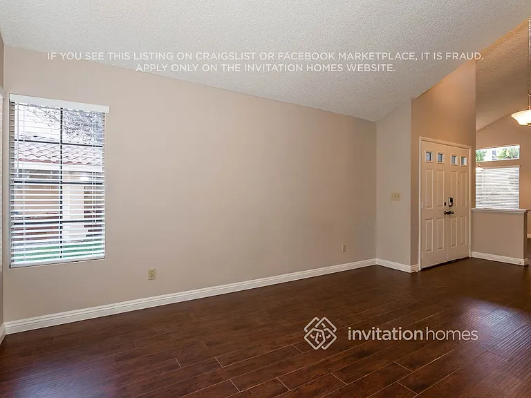 330 Hutchings Ln — Photo 2