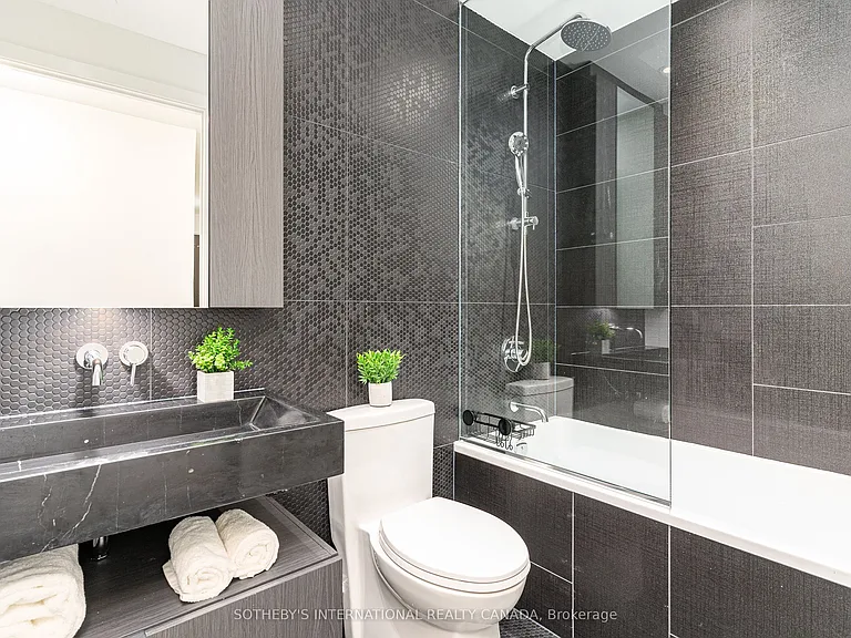 11 Yorkville Ave #1111 — Photo 13