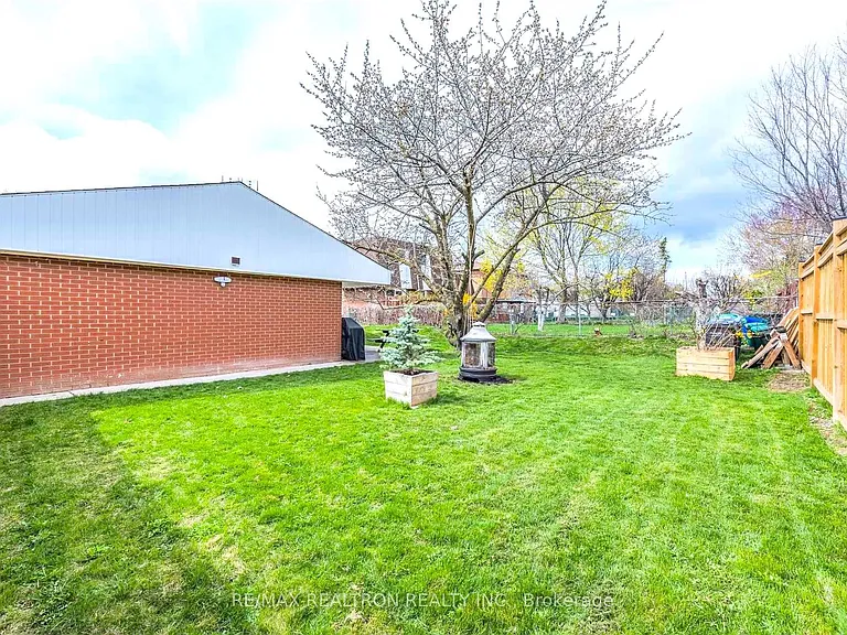 365 Mississauga Valley Blvd #LOWER — Photo 24