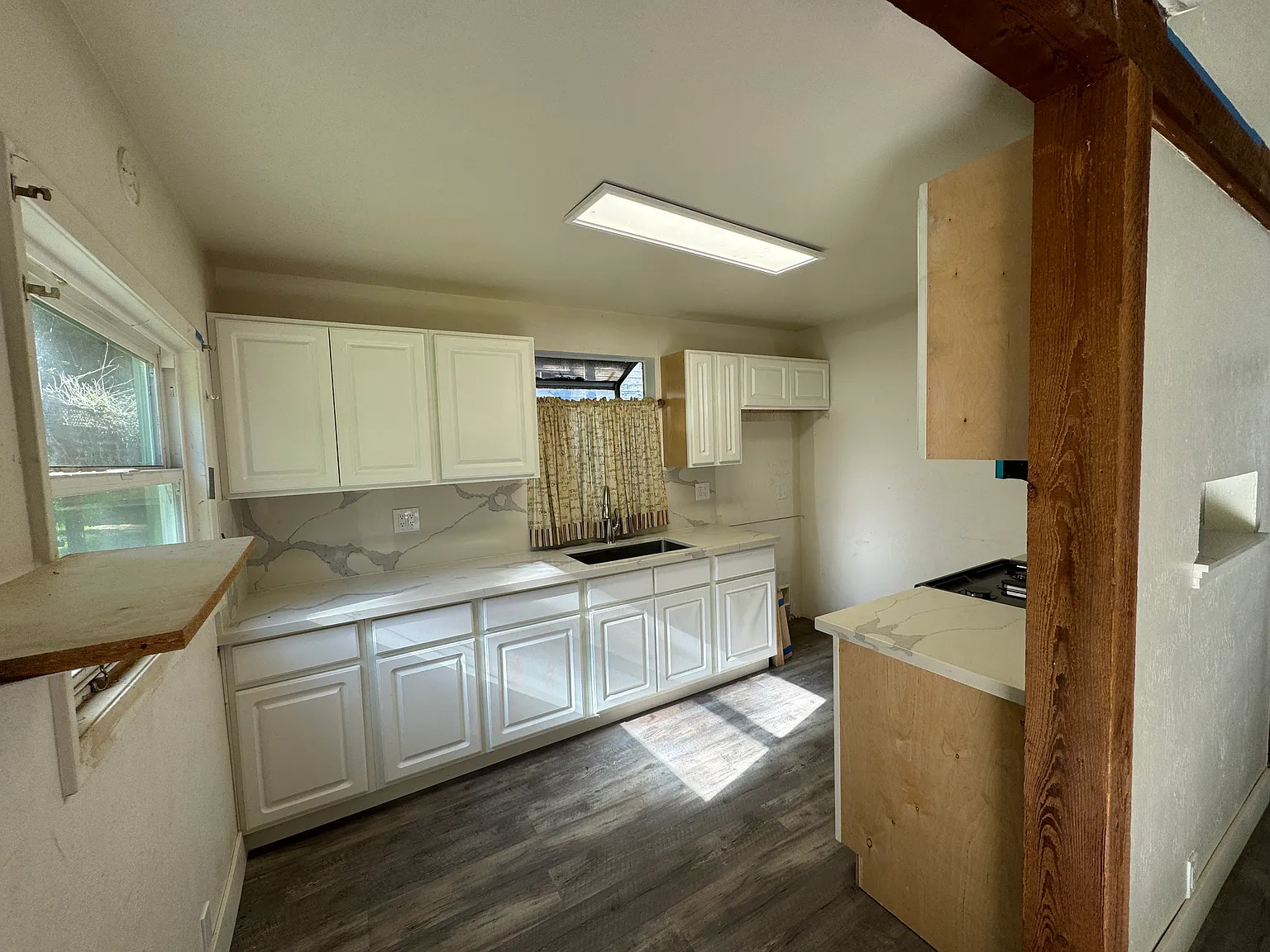 3 bed, 900 sqft, $3,300 — Photo 2