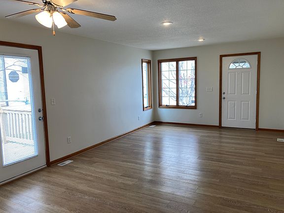 4th image of 611 W Piankishaw St