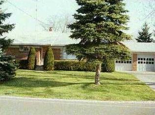 3337 Pickle Rd, Oregon, OH 43616