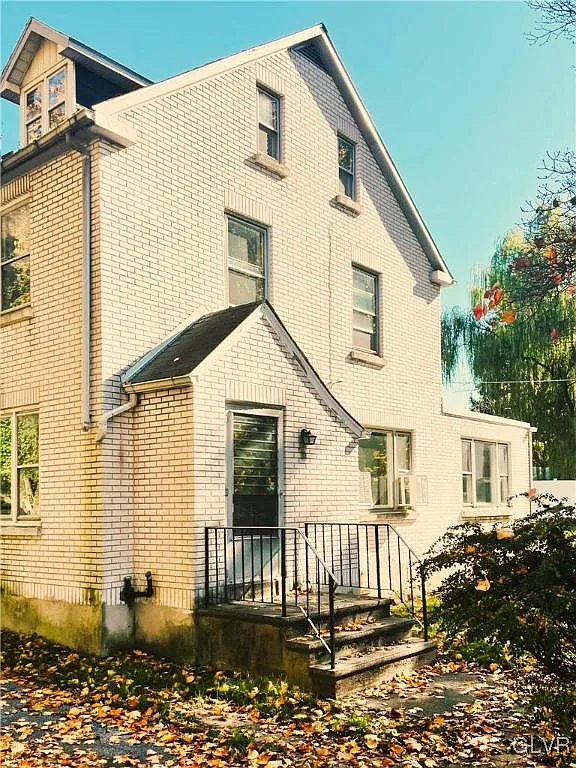 528 N Carlisle St photo 1