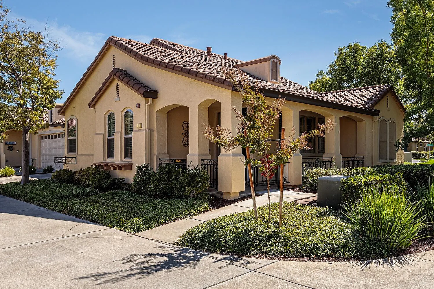 1160 Marseille Ln photo 1