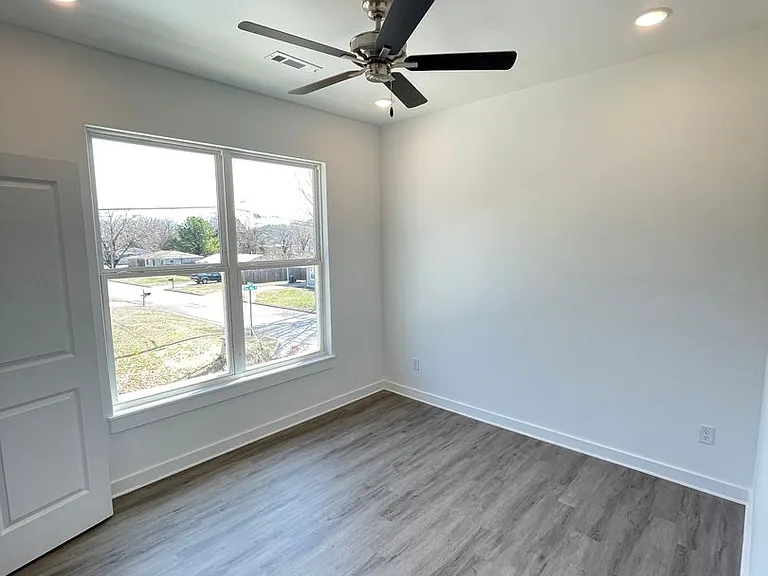 953 S One Mile Rd — Photo 10