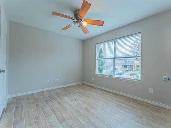 10128 High Eagle Trl, Fort Worth, TX 76108