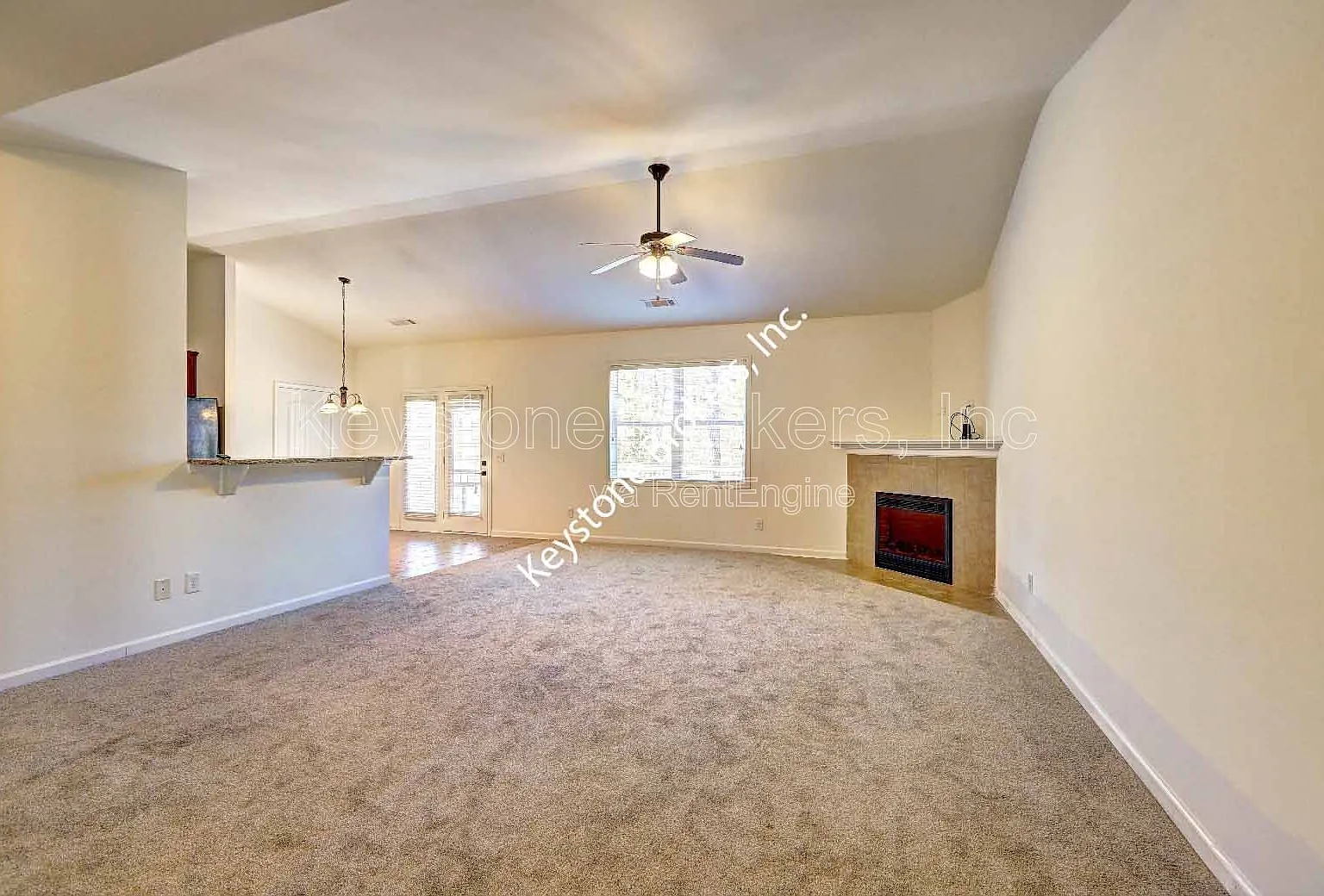 3 bed, 2.0 bath, 2055 sqft, $1,899 — Photo 3