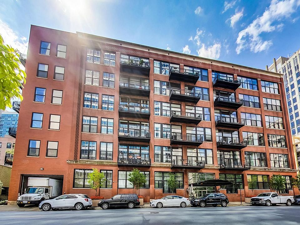 1st image of 525 W Superior St APT 428