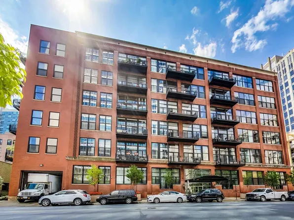 525 W Superior St APT 428, Chicago, IL 60654