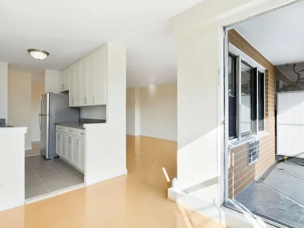 97-11 Horace Harding Expressway image 5 of 21