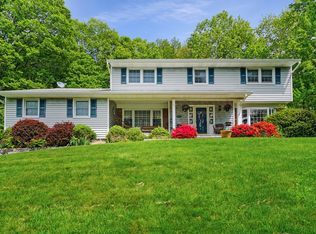 2322 Vista Ct, Yorktown Heights, NY 10598