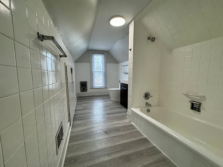 121 Chicago Ave — Photo 24