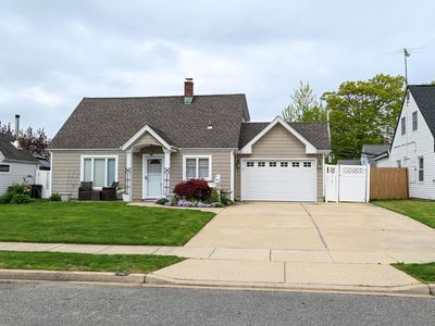 14 Daisy Lane, Levittown, NY, 11756