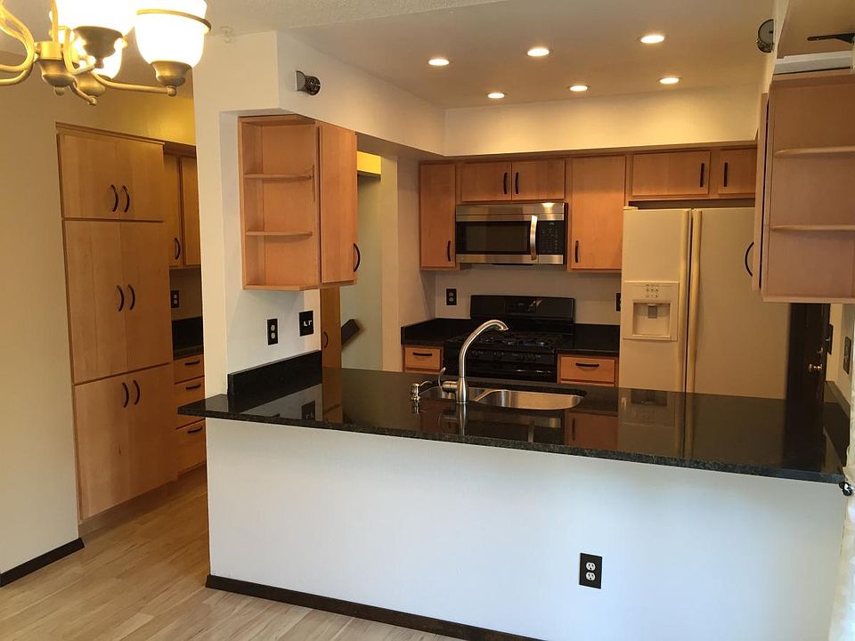 Open Bright Kitchen