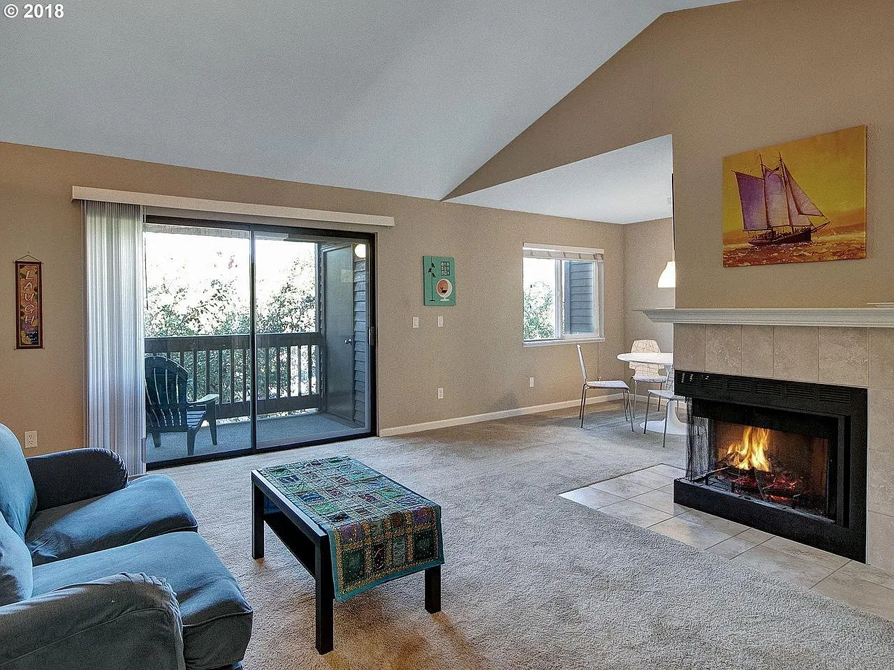 2 bed, 884 sqft, $1,950 — Photo 1