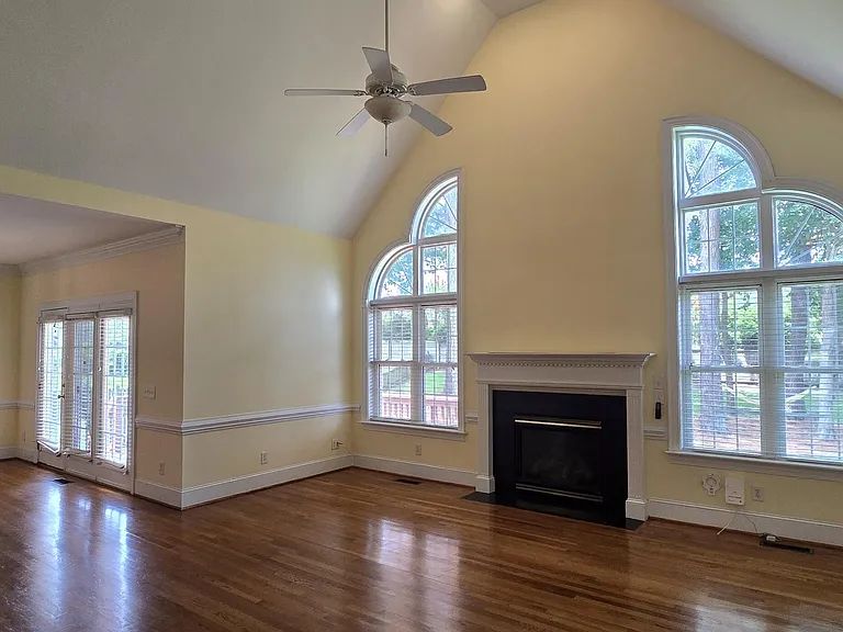 4208 Leicester Ct — Photo 18