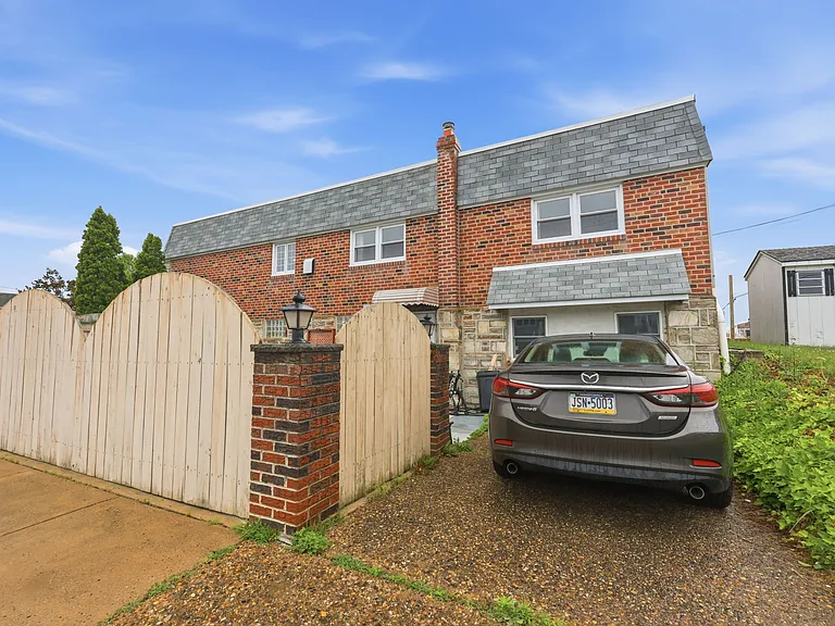 3839 Janice St — Photo 22