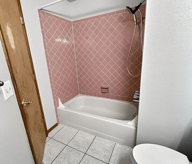 3820 Dolphin Cir — Photo 22