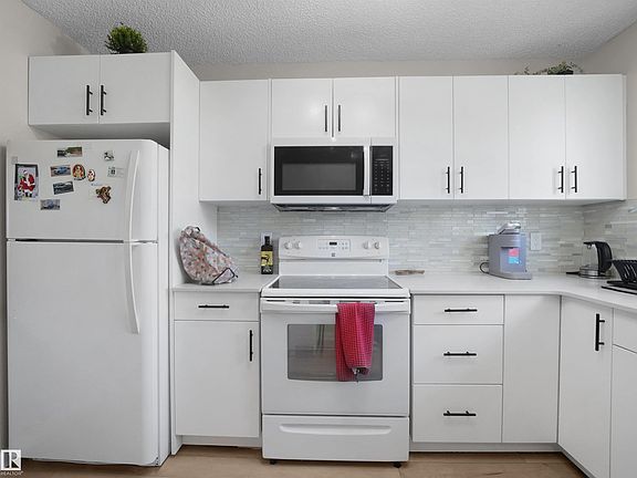 5th image of 575 Dunluce Rd NW