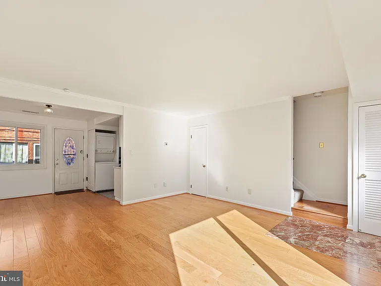 609 Jefferson St #18 — Photo 15