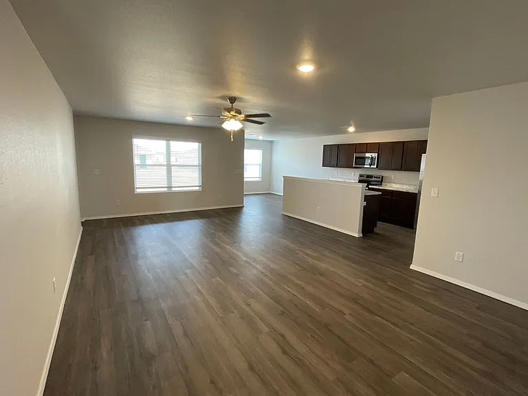 3217 E Ricky Dr — Photo 4