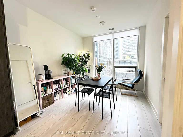 15 Mercer St #818 — Photo 8