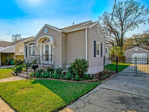 2nd image of 222 Harding St