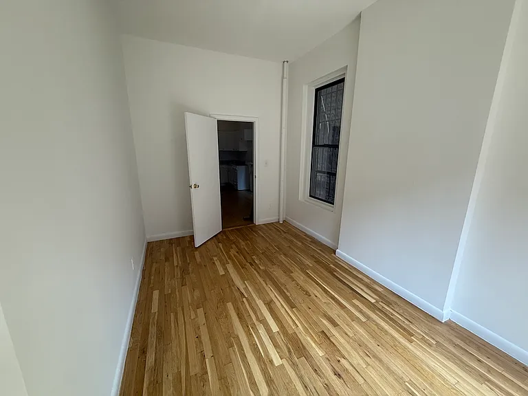 426 W 48th St #1RE — Photo 9