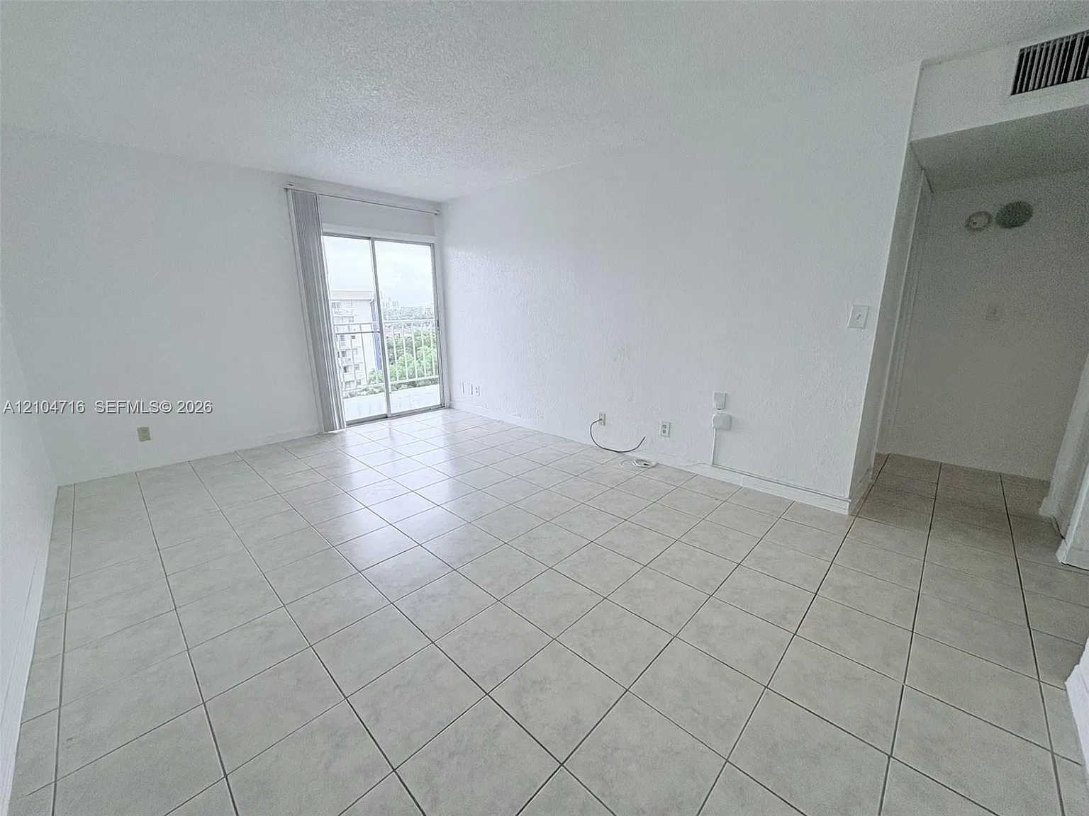 Yolanda Villas Condo — Photo 4