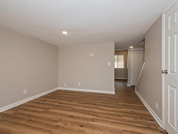 5th image of 8218 Wooster Pike #C