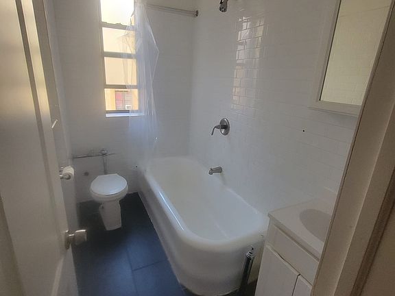 5th image of 932 Carroll St APT 4D