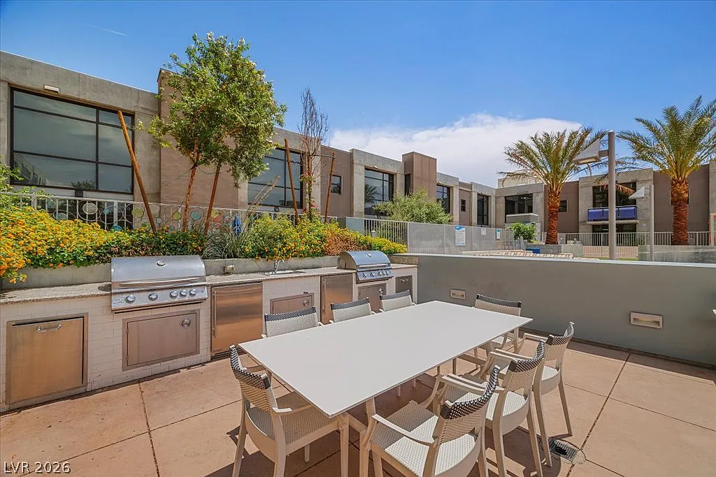 2 bed, 2.0 bath, 1126 sqft, $2,175 — Photo 4