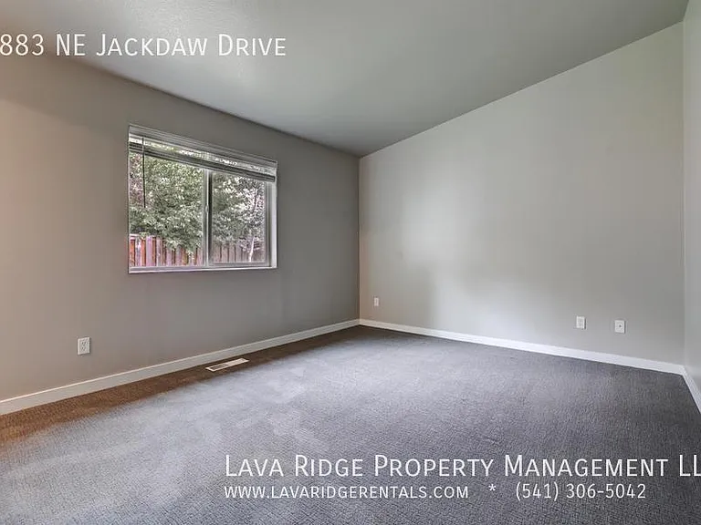 2883 NE Jackdaw Dr — Photo 14