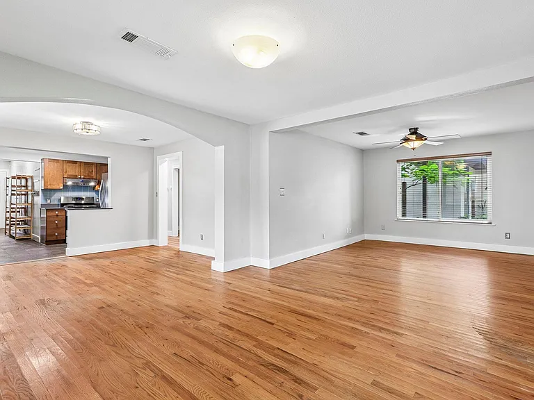4315 Bellvue Ave — Photo 4