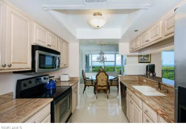 3 bed, 2.0 bath, 1555 sqft, $15,000 — Photo 3